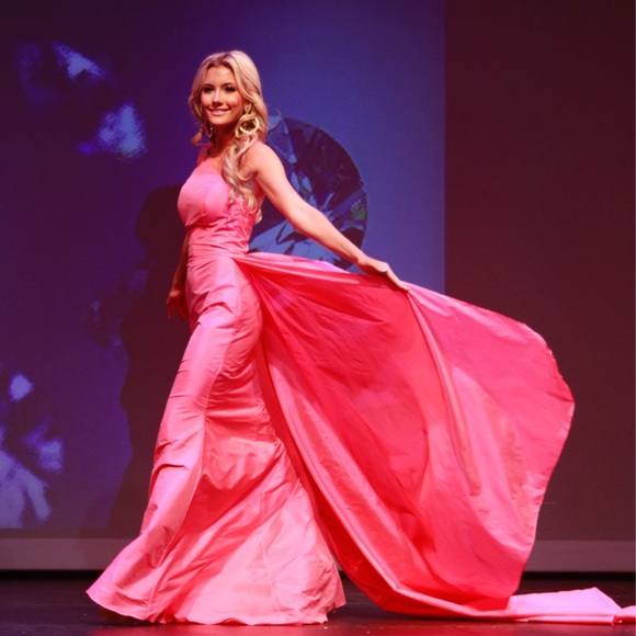Custom made Fernando Wong gown I won my Texas state pageant in this dress - Picture 1 of 3